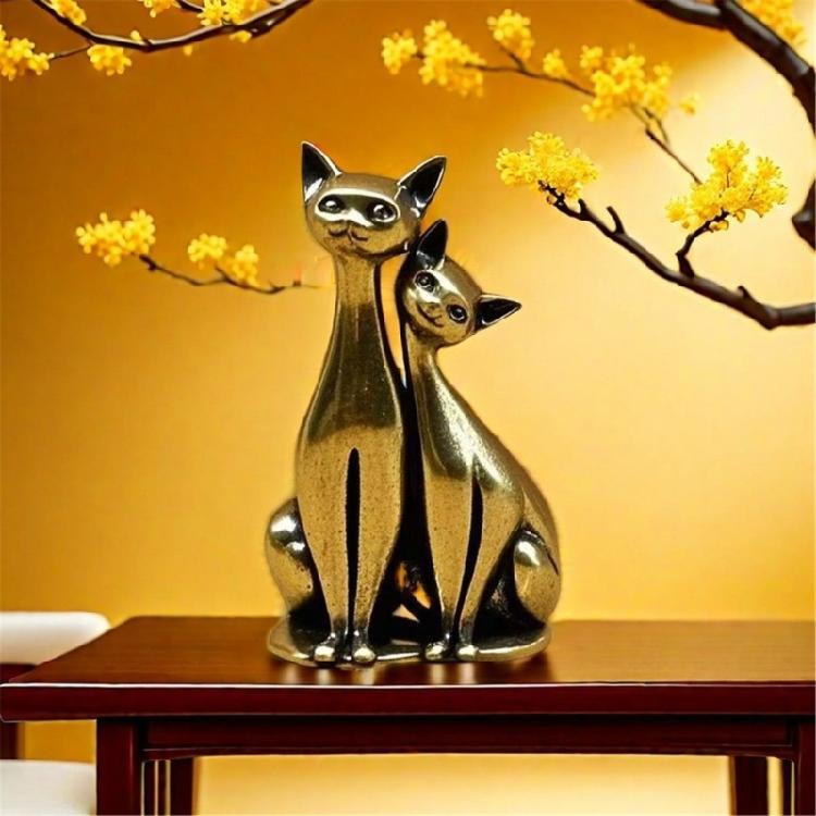 Handmade Brass Couple Cats Figurine Elegant Metal Kitten Lover Statue Decors for Valentines Day Gift Ornament