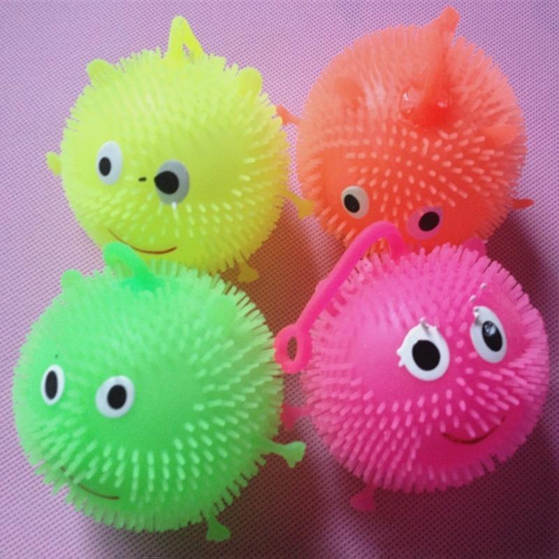 1PC Light Up Sounding Ball Flashing Bouncing Balls Hedgehog Ball (Color: Random)