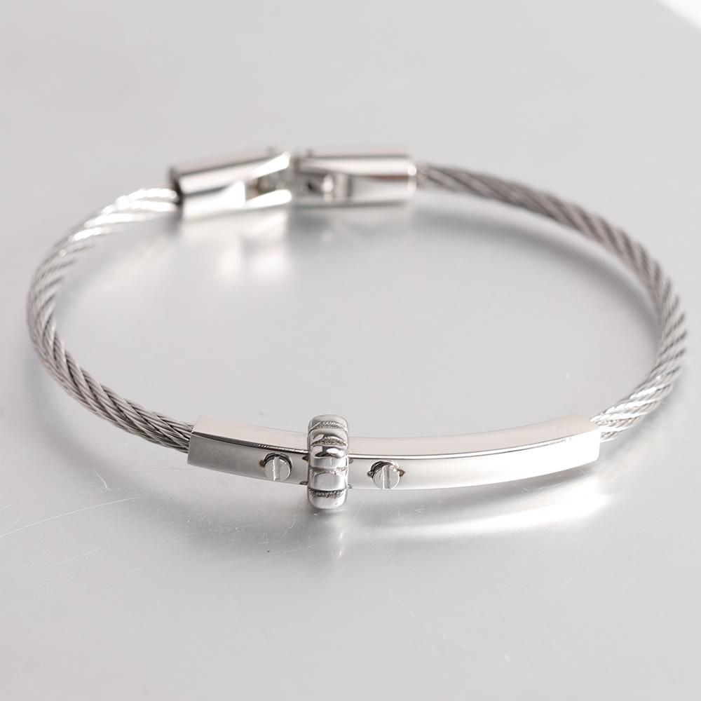 

Trendy Braided Wire Bracelet with Metal Bar Accent - Durable Magnetic Lock Jewelry for Men & Women