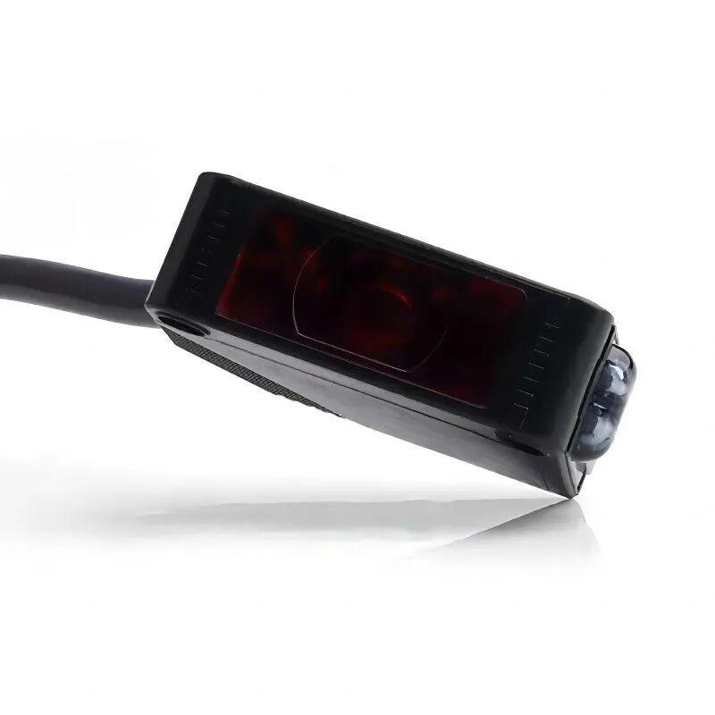 Infrared Diffuse Reflection Type Photoelectric Switch Sensor Switchs E3Z-D61 E3Z-D62 E3Z-D81 E3Z-D82 DC12-24V with Bracket