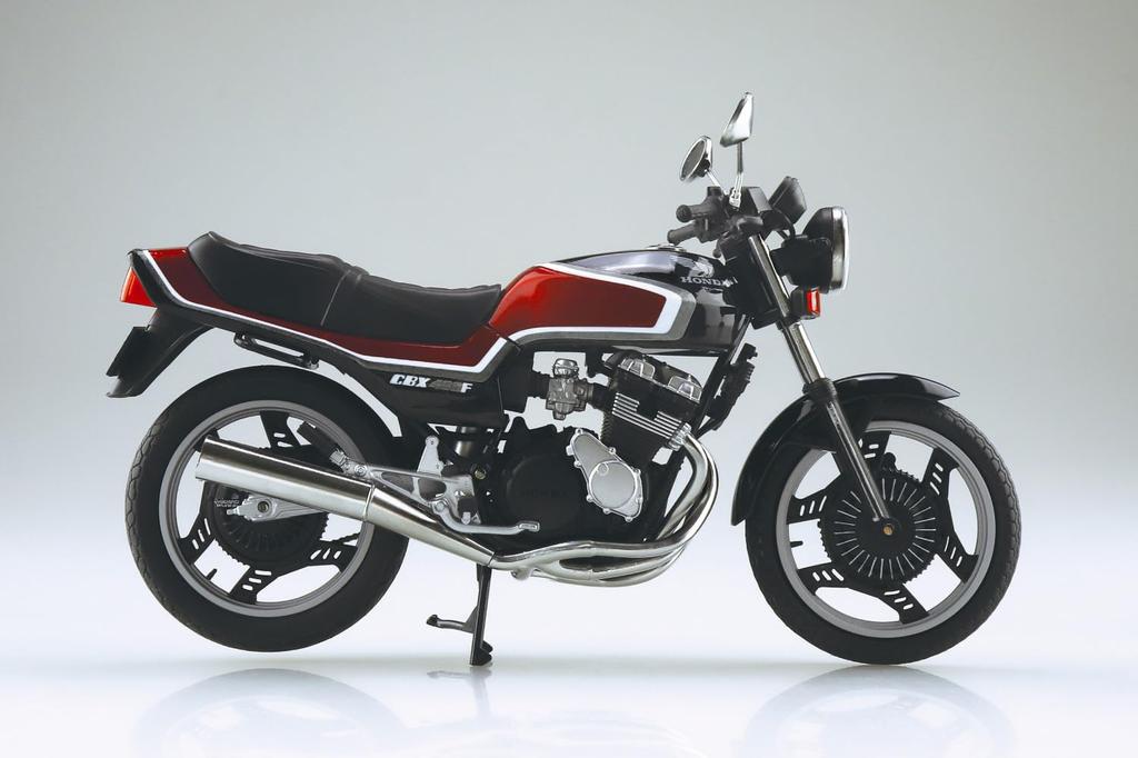 Aoshima Bunka Kyozai Scale Complete Honda CBX400F Ala Moana Red (AOSHIMA) 1/12 Motorcycle, Black/Candy