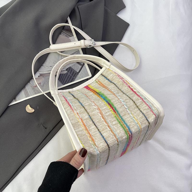 

Простая сумка кроссбоди для модных выходов, одноплечевая сумка с высоким уровнем внешнего вида и трендовая маленькая квадратная сумка бежевый