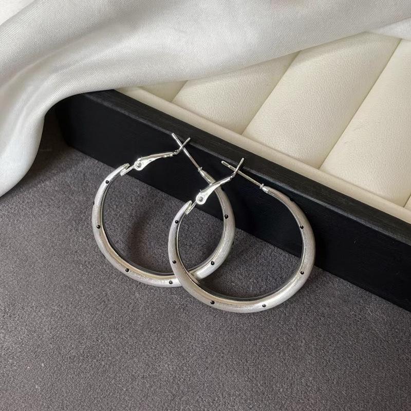 Korean Style Frosted Polka Dot Ear Cuff Hoop Earrings for Women - Versatile Elegance for All Face Shapes