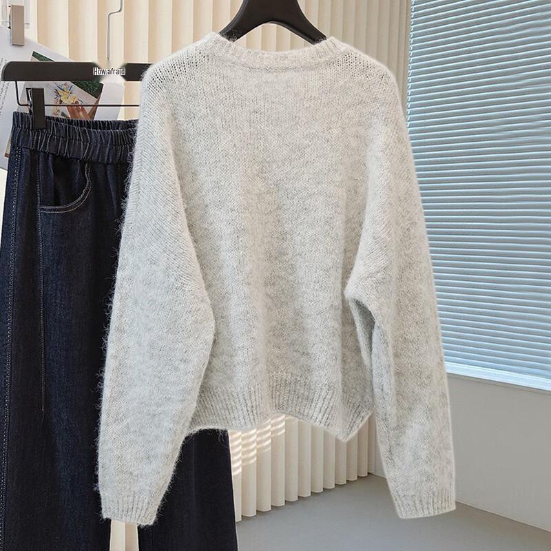 Women's Loose Fit Round Neck Wool Blend Knitted Sweater