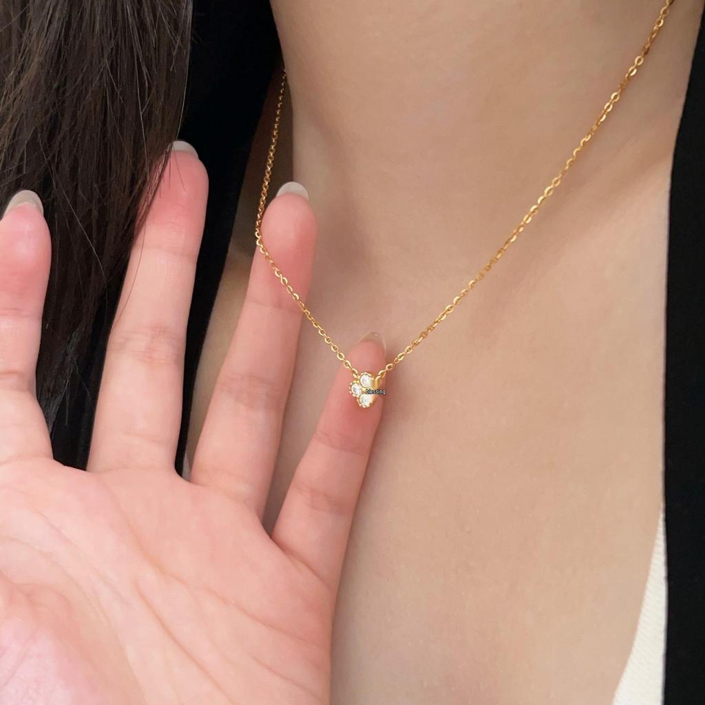 Zircon Multicolor Four-Leaf Clover Necklace for Women - Elegant Clavicle Chain with Blue Pendant