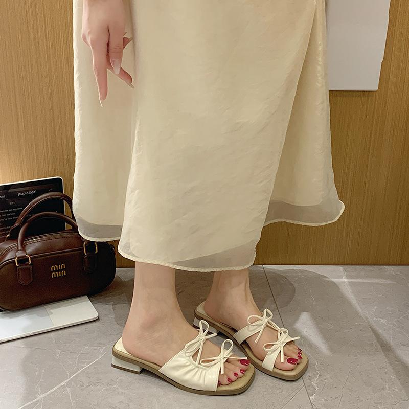 One-word Drag Skirt with 2025 Wind Flat Sandals Super Beautiful Low New French Cool Slippers Female Summer Wear Fairy Heel