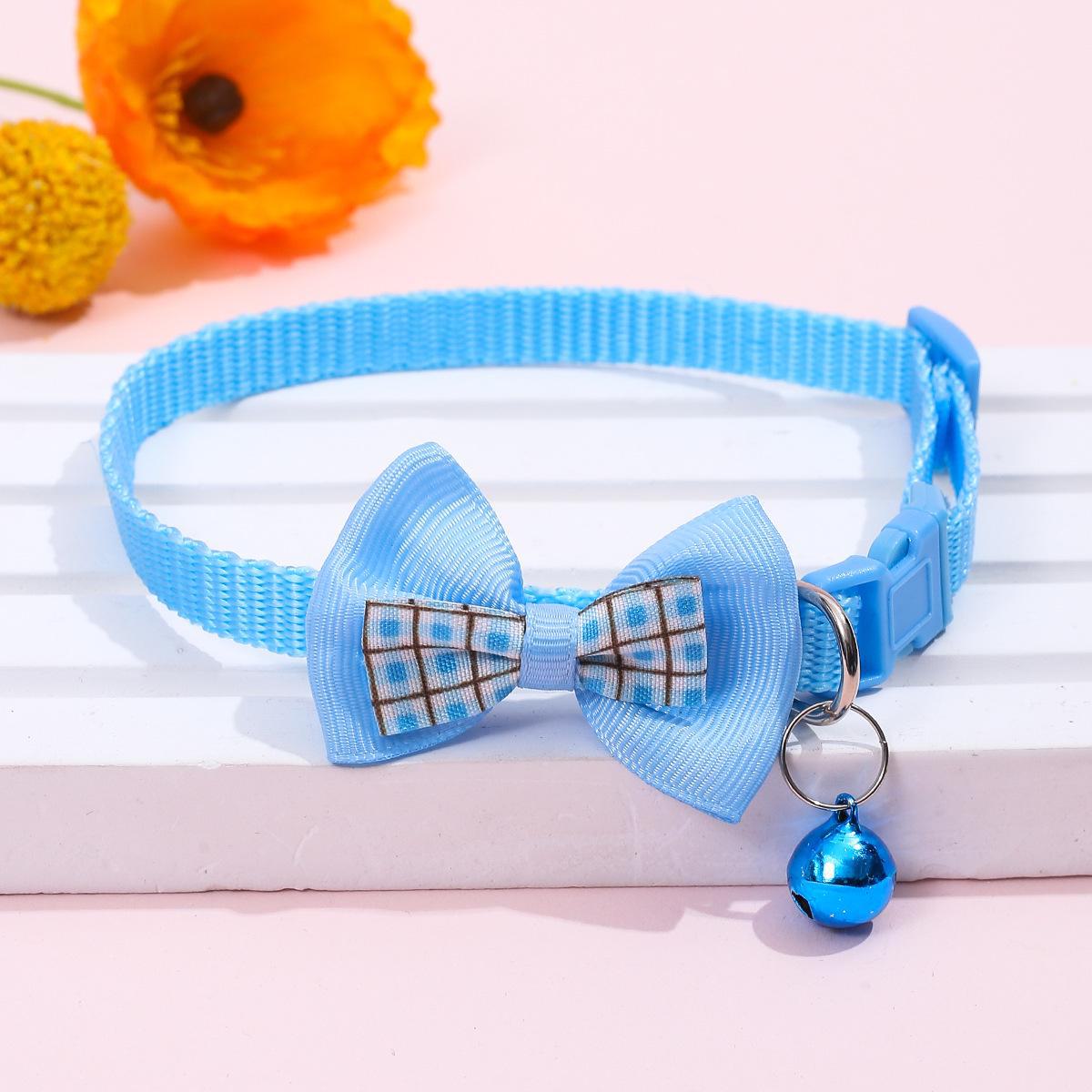 

Клетчатый ошейник-бантик с колокольчиком для кошек и собак Plaid Bow небесно-голубой