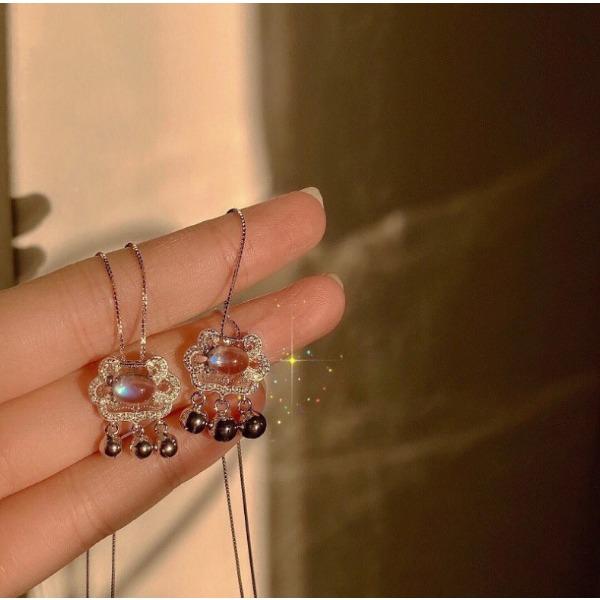 Mondstein Sicherheitslanges Leben Schloss Halskette für Frauen Koreanische Version Einfaches Glocken Ruyi Schloss Design Sinn INS. Elegante Schlüsselbeinkette