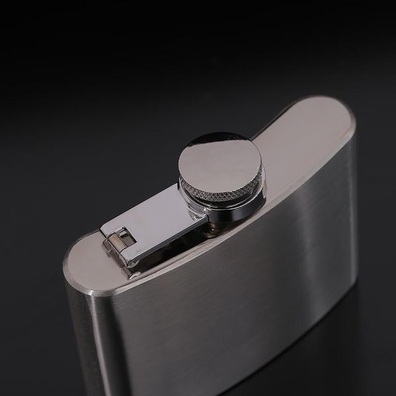 Portable Stainless Steel Hip Flask Set