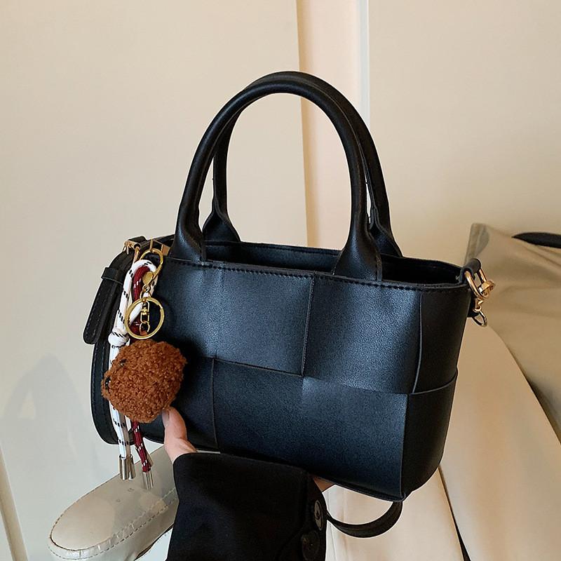IELGY Woven Style Portable Bucket Bag Simple Commuter Messenger Bag
