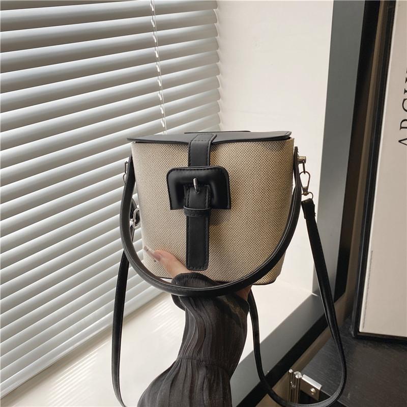 Retro contrasting color fashionable portable bucket bag new simple casual large capacity summer shoulder bag messenger bag