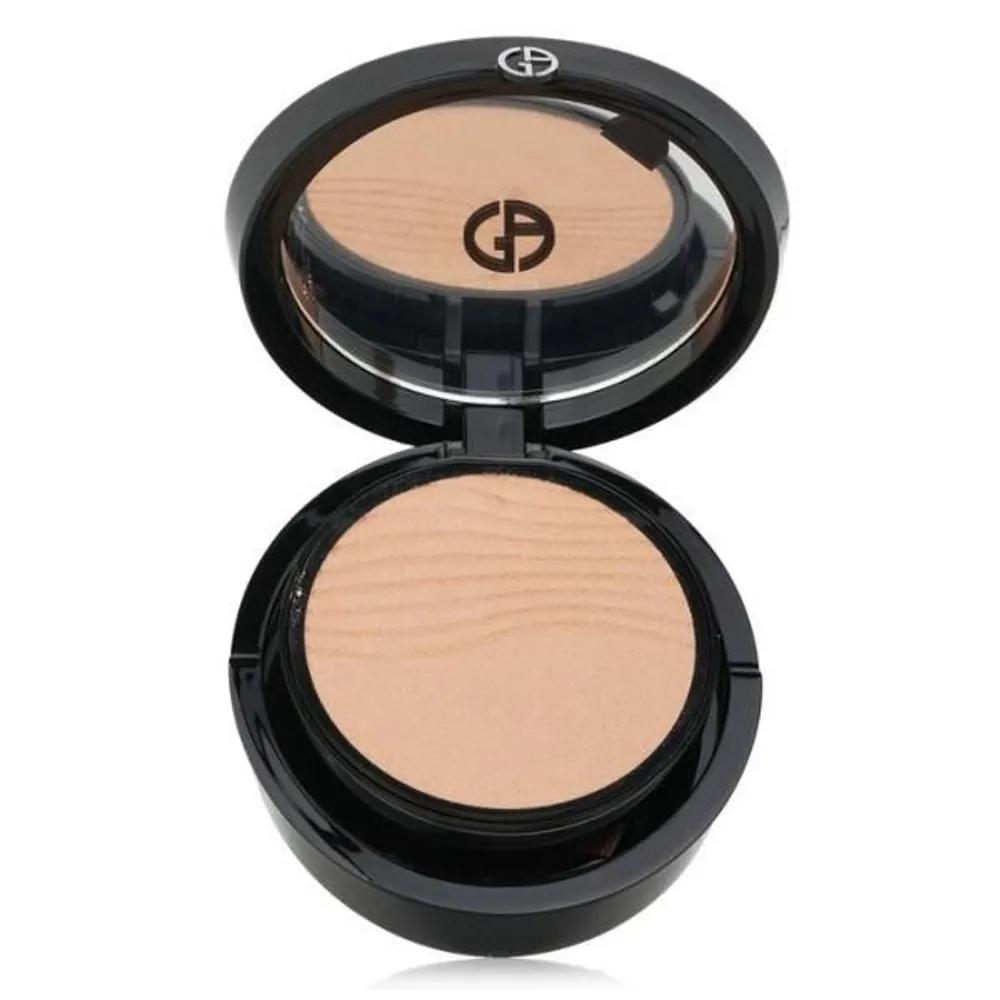 

Armani Luminous Silk Glow Fusion Powder-4 3.5g