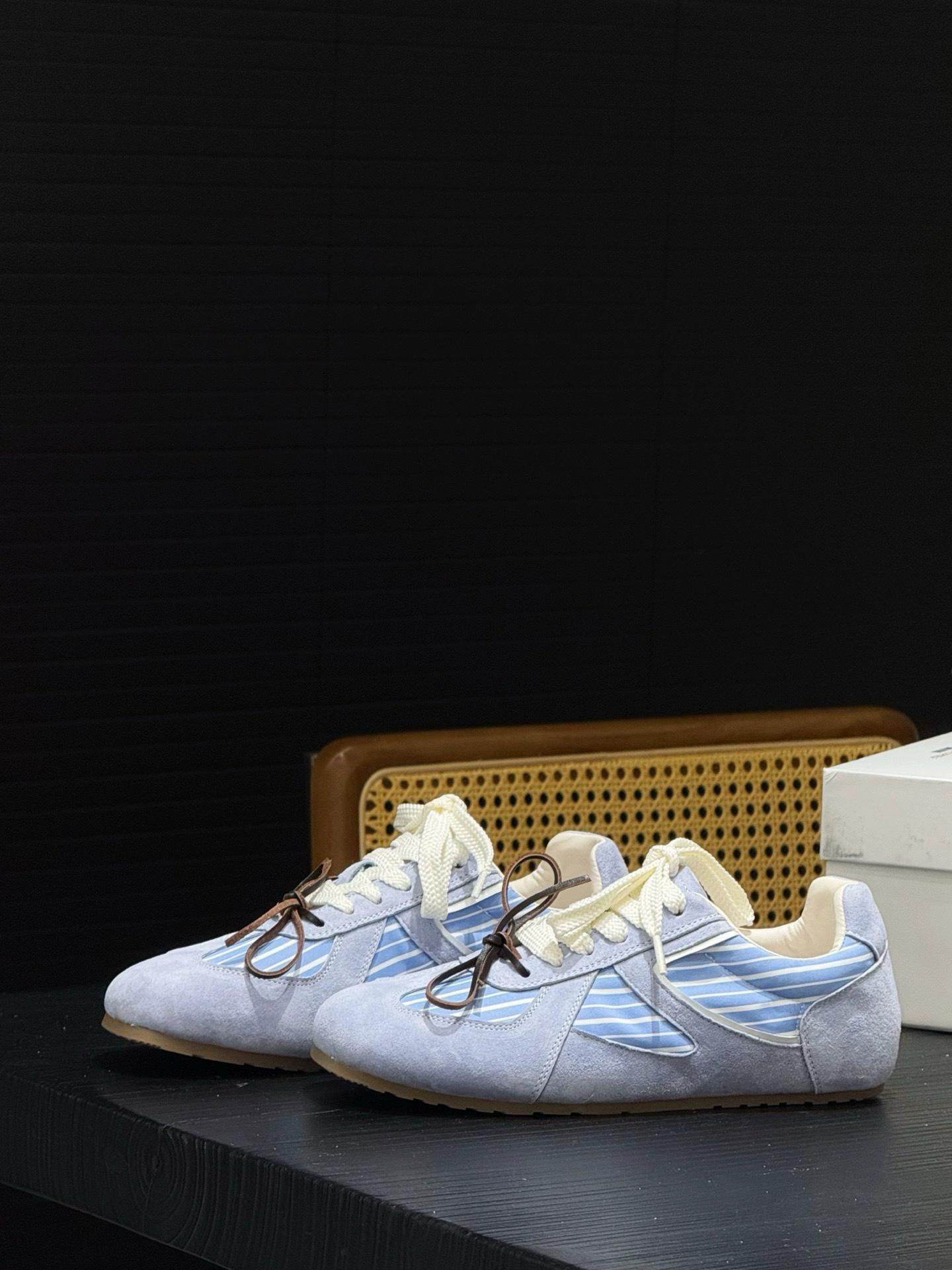 

French leather retro color matching flat-soled grandma shoes women s outer wear 2025 new late evening wind casual sports moral training shoes 40 синий