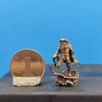 Brass Pirate Monster 1/64 Figurine Miniature Landscape Display Model Mini Figurines Ornaments