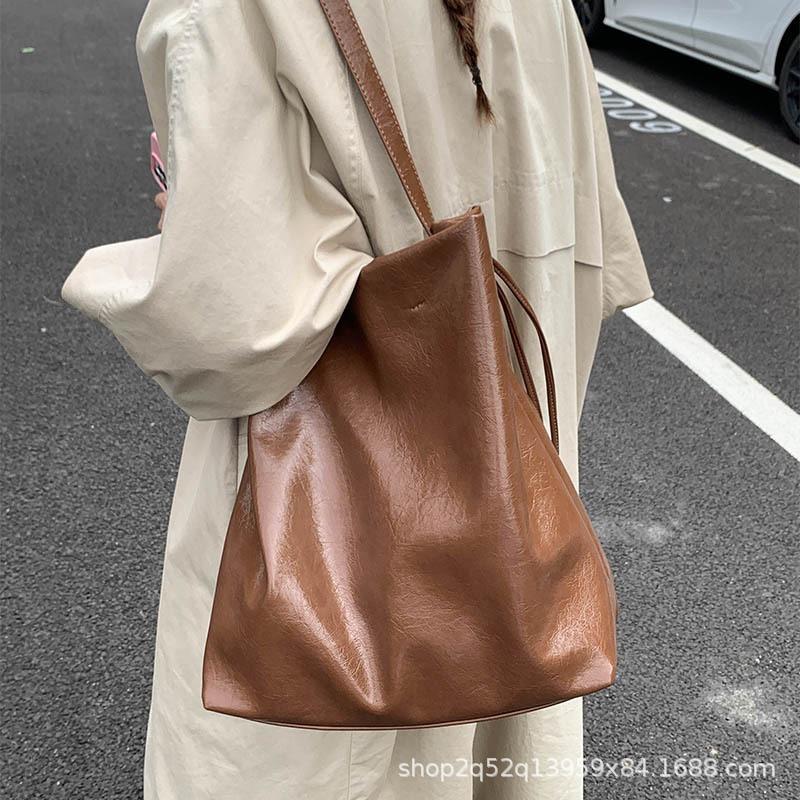 Fashion Casual Personality Popular Large Bag Women's Commuter Drawstring Lazy Casual Versatile Shoulder Bag Underarm Bucket Women's Bag
