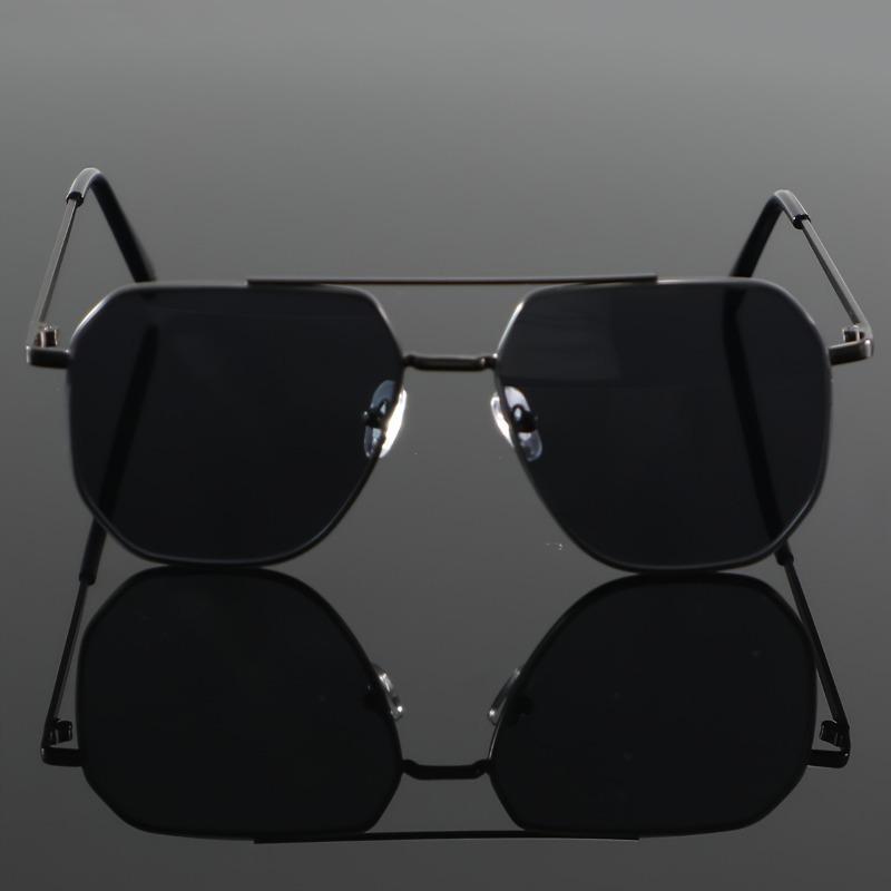 Men's Personalized Polarized Sunglasses UV Resistant Square Sunglasses for Driving