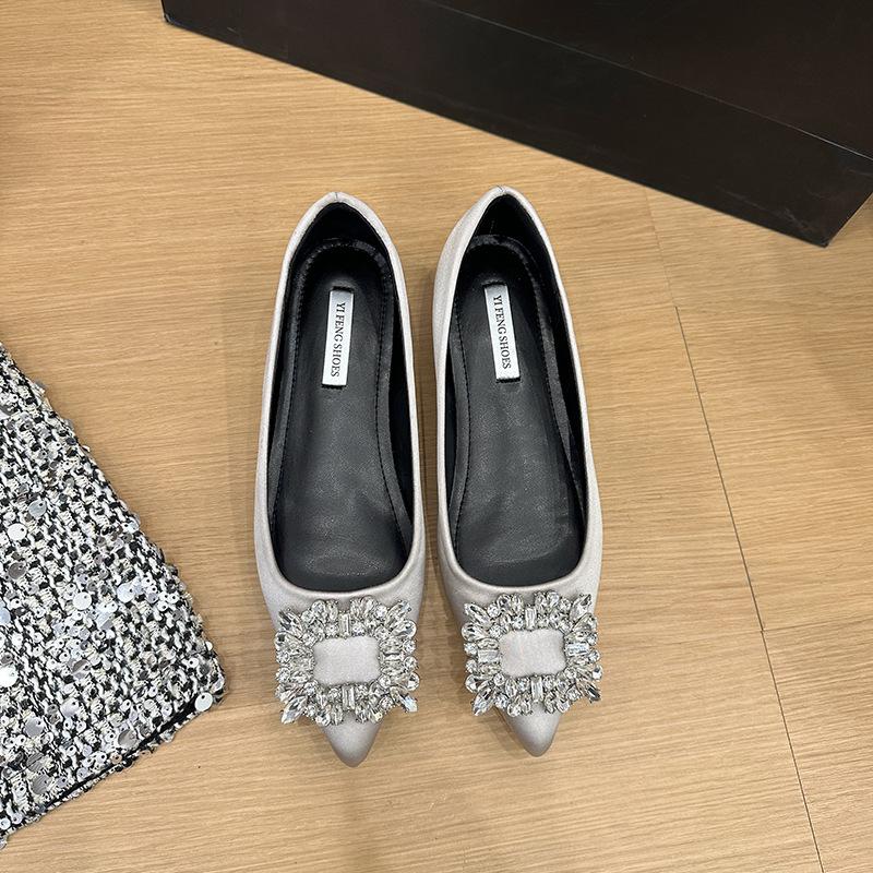 French Pointed Commuter Single Shoes Women's Spring and Autumn 2025 New Shallow Mouth Versatile Rhinestone Square Buckle Temperament Flat Botto