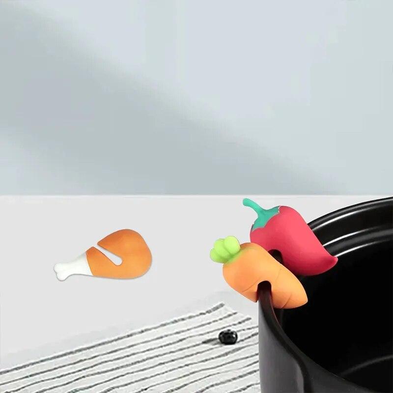 1PC Creative Cute Little Pepper Carrot Chicken Leg Modeling Pot Lid Raising Silicone Anti-Spill Kitchen Practical Fun Gadget
