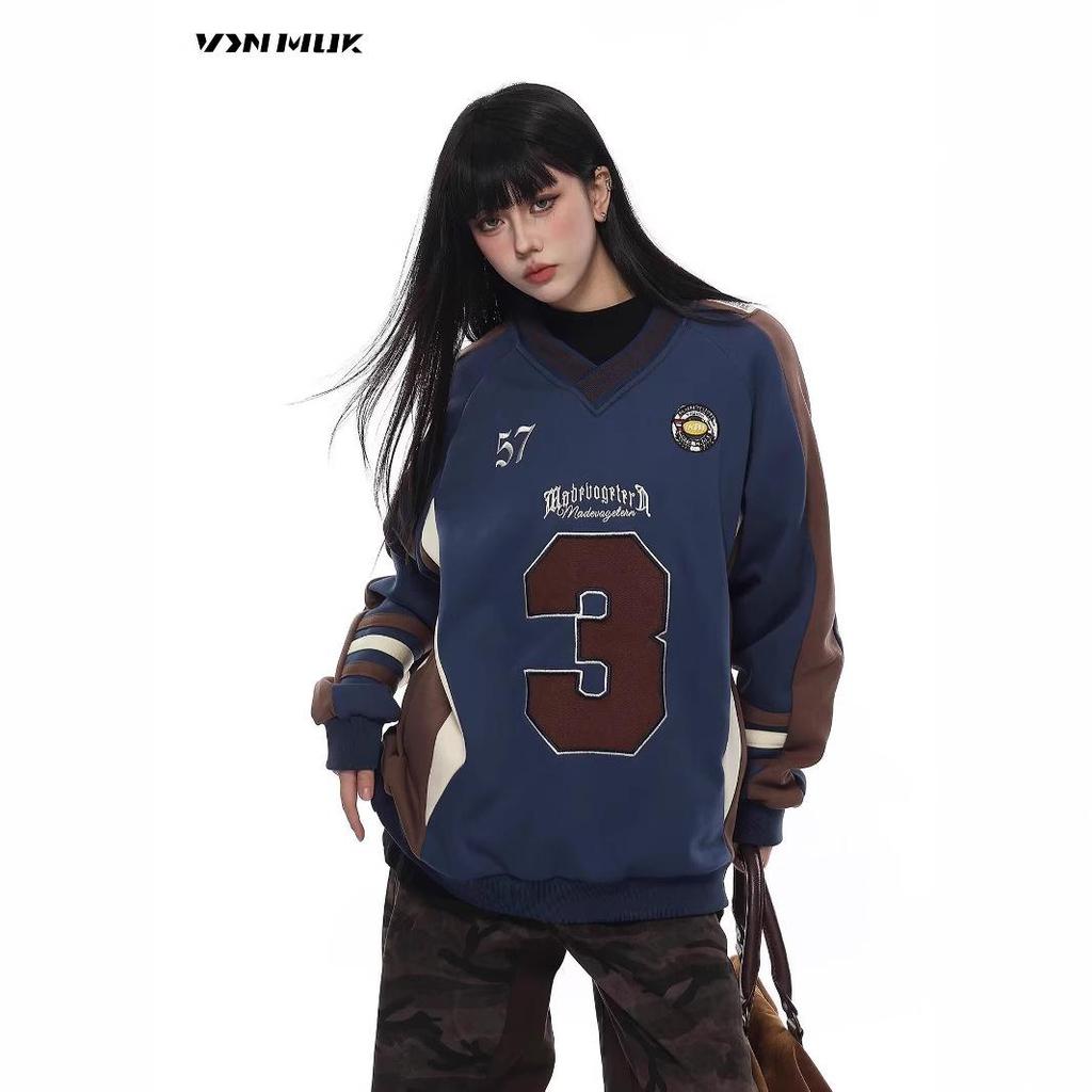 2025 Autumn/Winter Unisex V-Neck Retro Badge Embroidery Sweatshirt