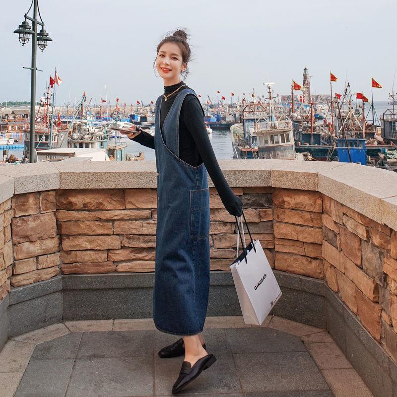 2025 Francouzský design Dlouhé džínové šaty bez rukávů: Omlazující zvonkové overaly pro ženy