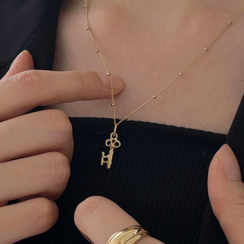 Melliv Silver Key Pendant Necklace_mvn12