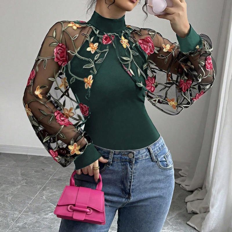 Nuovi Top Estivi da Donna con Ricami Floreali e Pizzo Cucito Design alla Moda