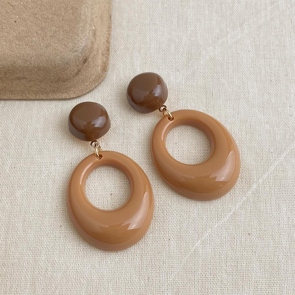 Retro Maillard Gradient Geometric Enamel Stud Earrings: Fashionable, Luxurious, High-End Women's Style