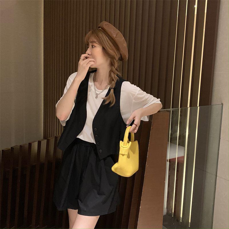 Trendy Retro Vest and Shorts Two-Piece Set - Lightweight and Stylish