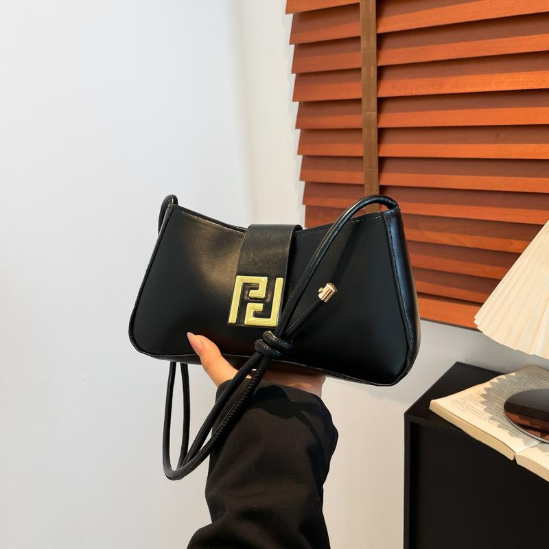 

Простая однотонная французская универсальная новая модная сумка под мышкой, женская, для личности, для отдыха, для поездок на работу, высококлассная сумка через плечо чёрный