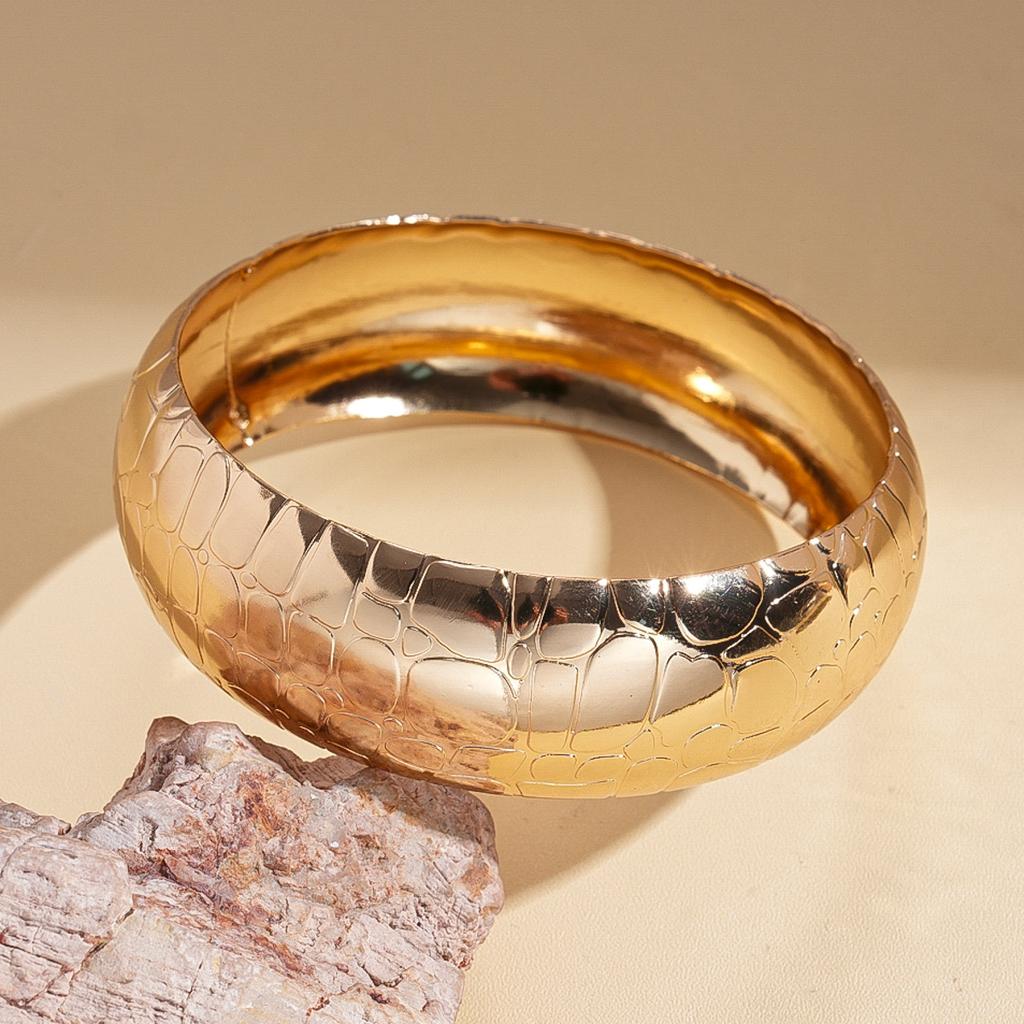 Metal snake pattern snake scale bracelet personality exaggerated bracelet fashion jewelry