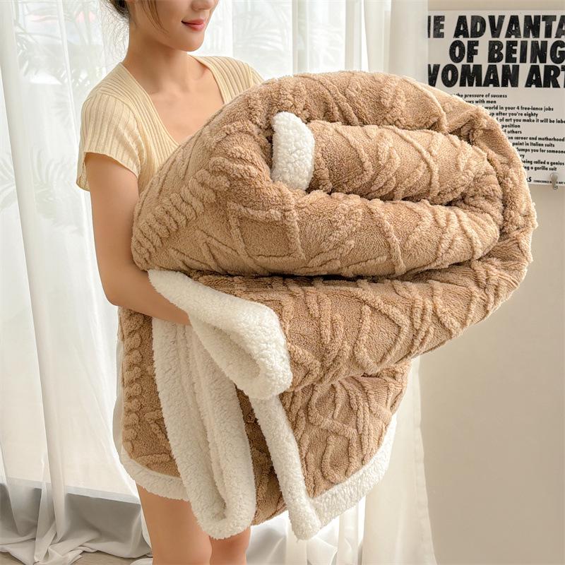 Velvet Taffeta Double-Layer Fleece Winter Blanket Quilt Cover for Office Nap