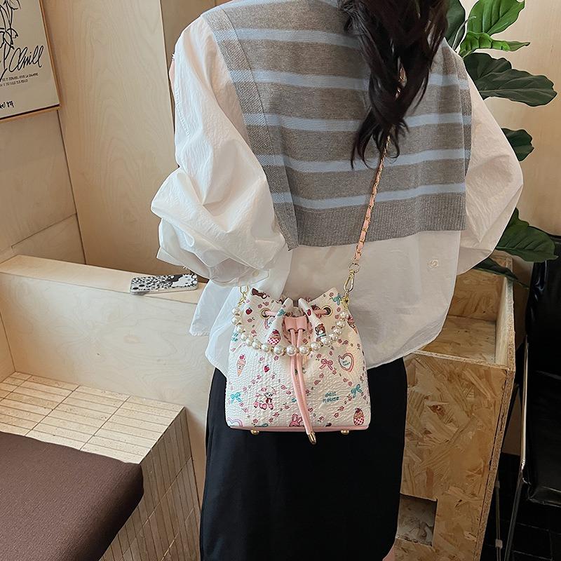 Bucket bag women's new summer pumping belt pearl temperament simple daily commuting portable messenger bag