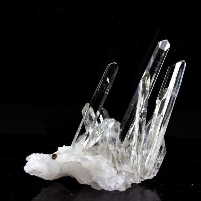 Pierres et Minéraux. Quartz biterminé + Chalcopyrite. 104.0 ct. La Gardette Mine, Bourg d'Oisans, Isère, France.