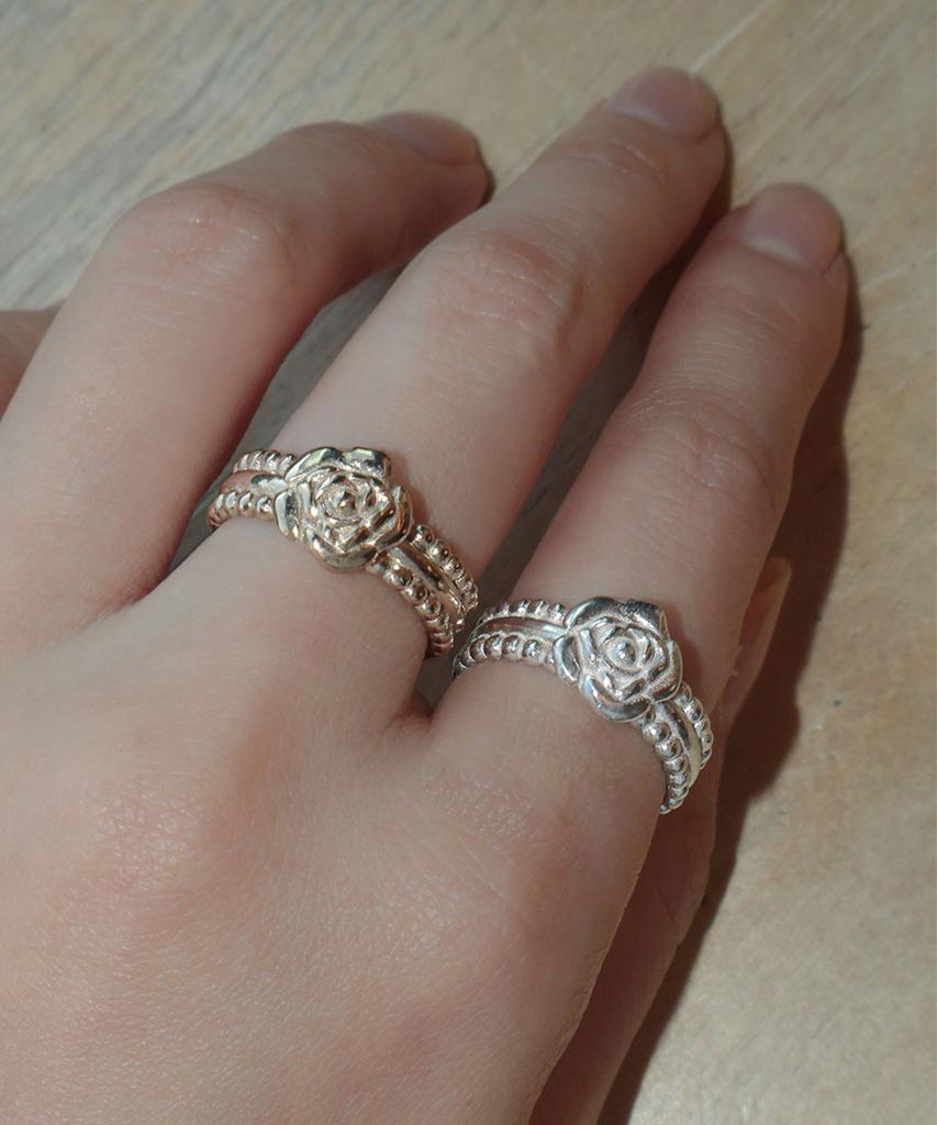 Loasi Lovely Rose. Double Side Dot Ring (B Type)