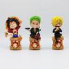 One Piece Q Version Ruffy Sanji Sitzende Haltung Actionfigur Modell Auto Desktop Ornament Zubehör Cartoon Dekor Spielzeug