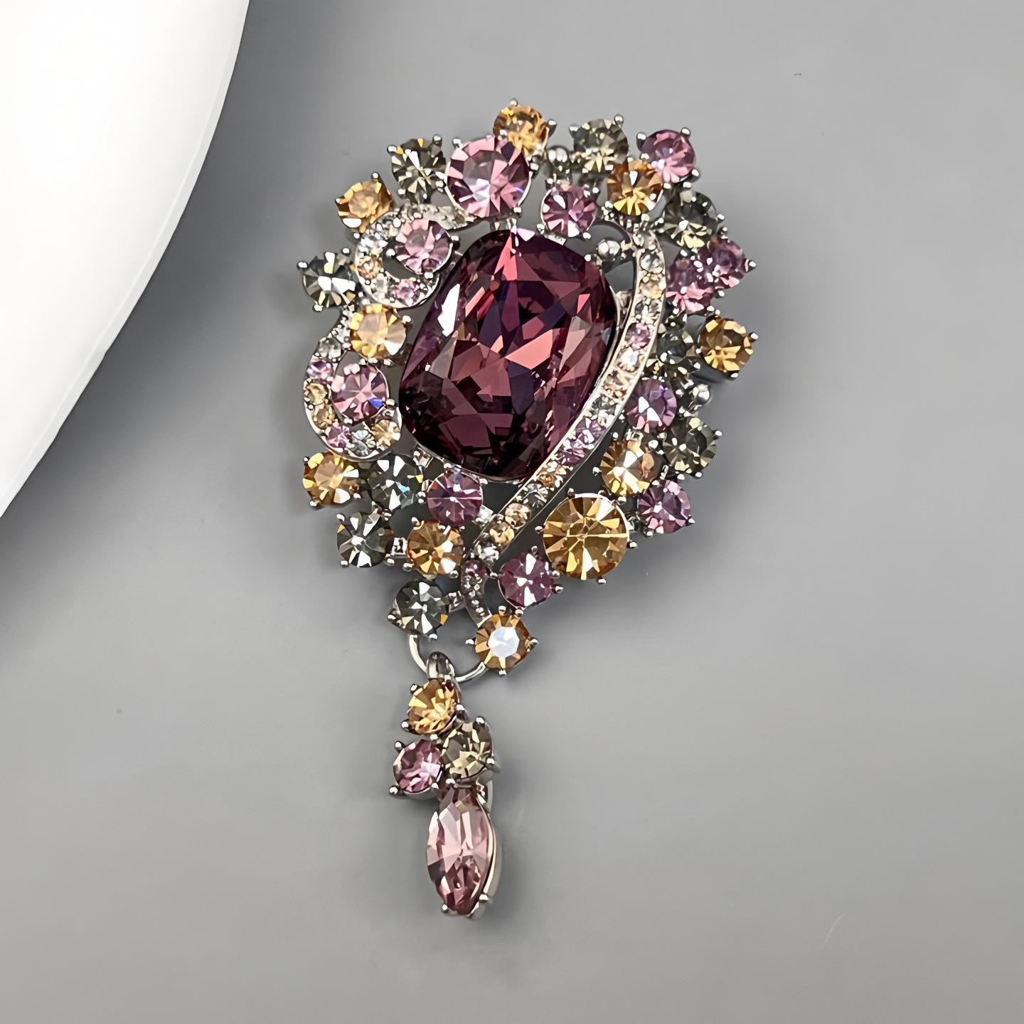 

Fashionable Colored Diamond Brooch, Elegant Crystal Flower Brooch, Retro and High-end Brooch