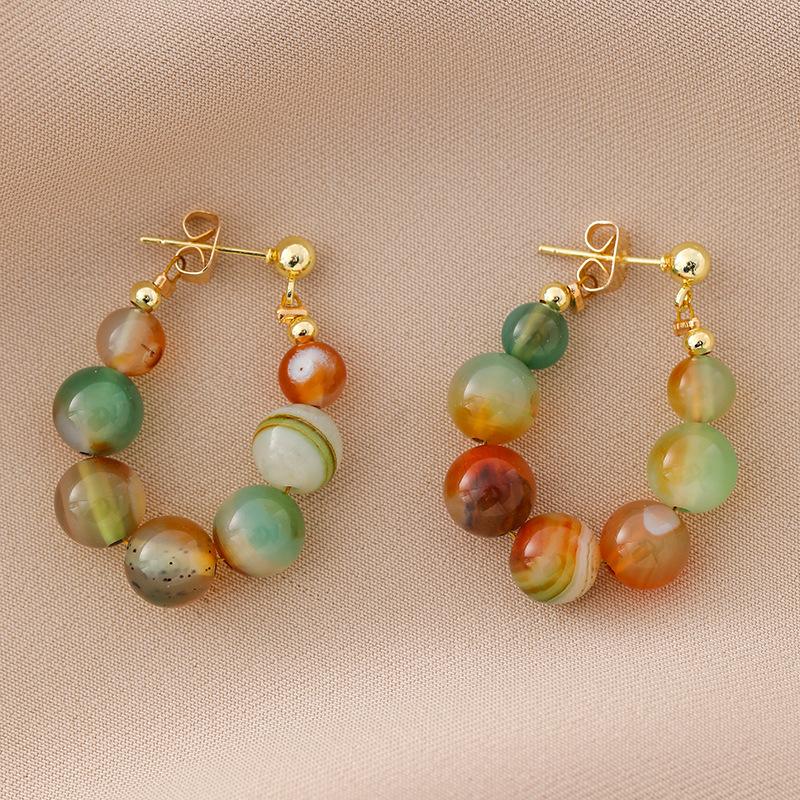 Boucles d'oreilles à perles en pierre naturelle de couleur rétro Simples mais élégantes Boucles d'oreilles à clous et boucles d'oreilles