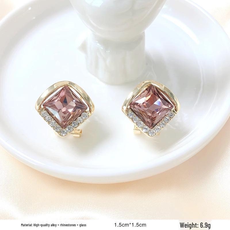 French Retro Pearl Plaid Earrings: Luxury Korean Studs for Women