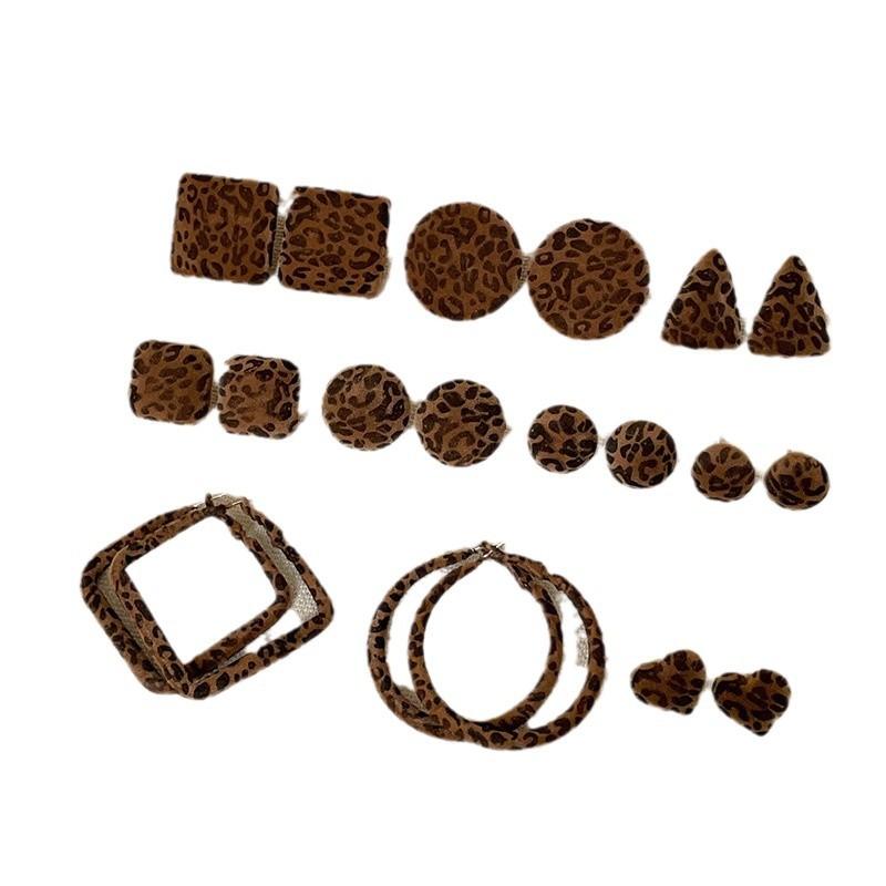 Herbst- und Winteratmosphäre Leopardenmuster Flanell Ohrstecker Damen Leichter Luxus Retro Einfache Persönlichkeit Mode Exquisite Vielseitige Ohrringe