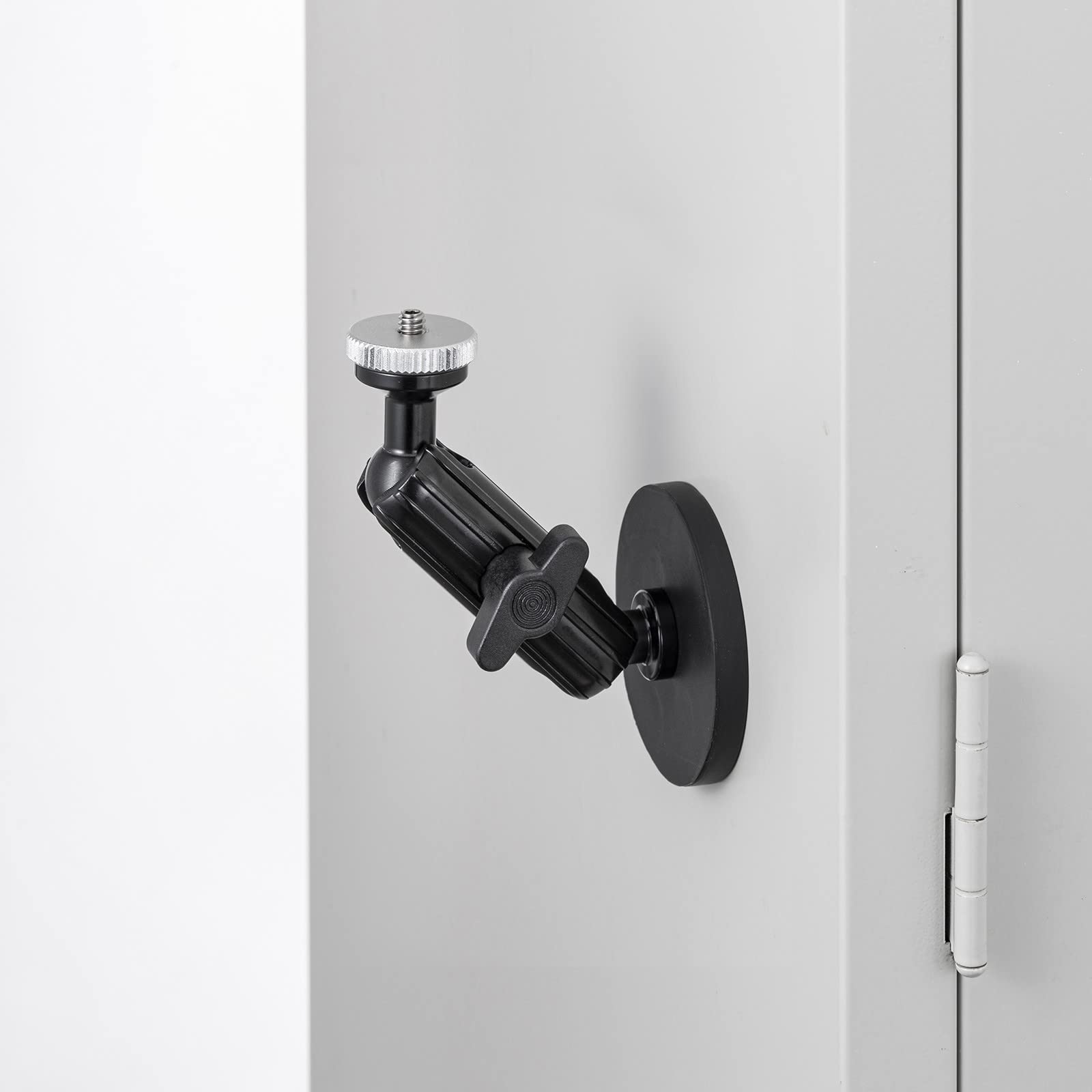 

Sanwa Supply Magnetic Camera Mount Black (Short Arm) VEH-CMMG1 чорний