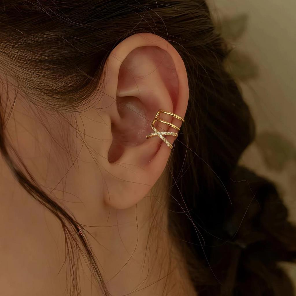 S925 Sterling Silver No Piercing Women's Ear Cuff, Luxury Full Diamond Earrings, Niche Design, Gold-Plated High-End Ear Jewelry.