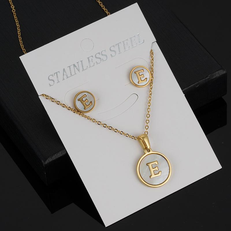 18K Gold-Plated Stainless Steel Alphabet Necklace Set: Cross-Border Women’s 26-Letter Round Shell Pendant