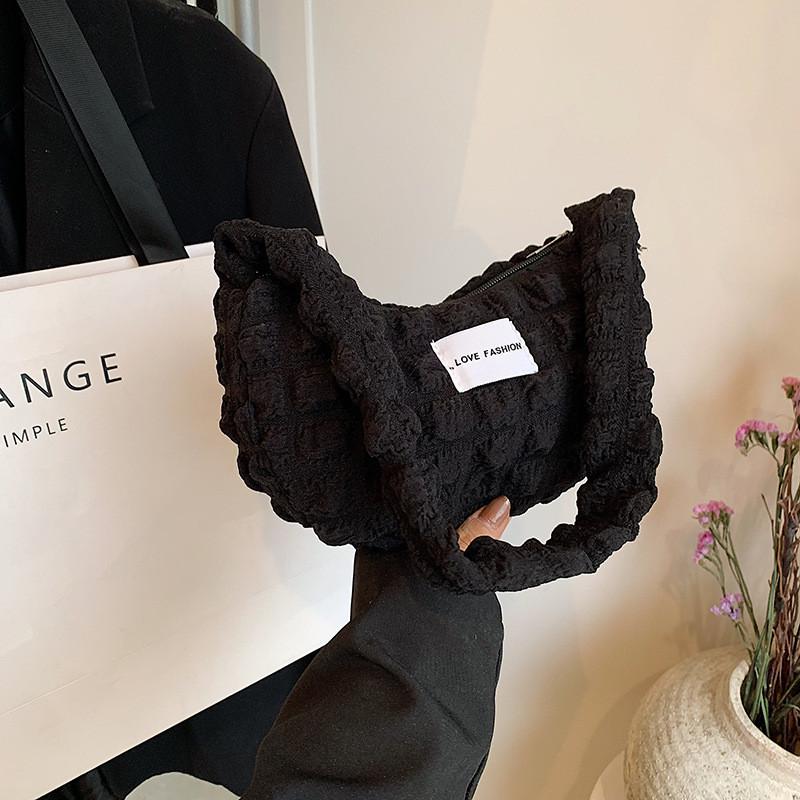 Fashionable Large Capacity Single Shoulder Bag For Women Trendy Everyday Dumpling Bag In White