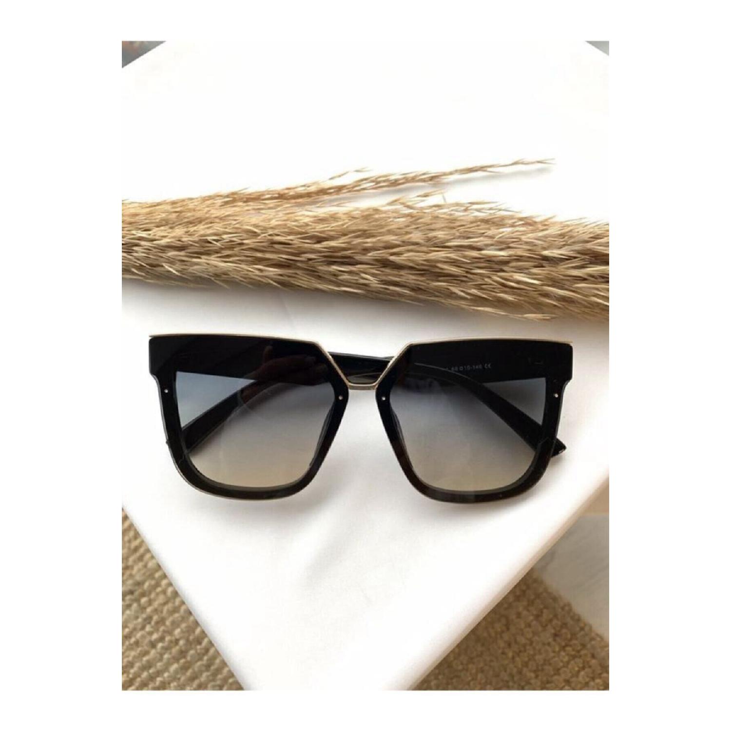 

Ronian Sunglasses-black Green Gradient Roniansblackgreen