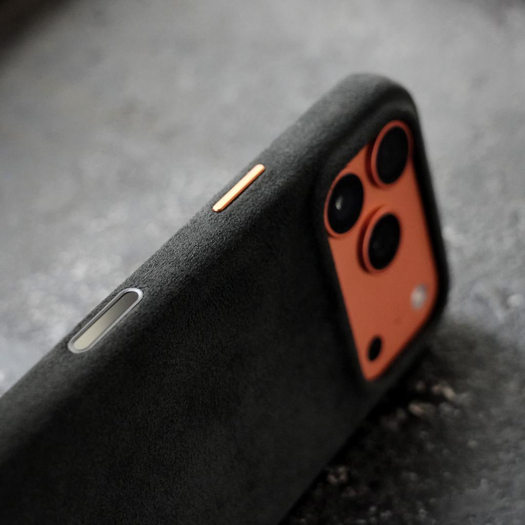 Ručně vyrobené pro ALCANTARA Pouzdro pro IPhone 17 Pro / 17 Pro Max Kompatibilní MagSafe Luxusní semišová kůže Pouzdra na telefony Supercar Kryt