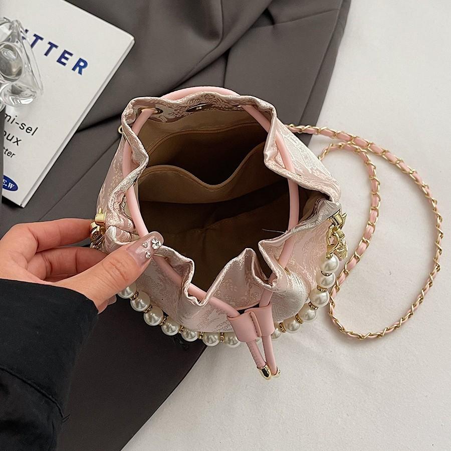 South East Asia shoulder messenger bag new Chinese embroidery bucket bag small fragrant wind pearl chain national style handbag