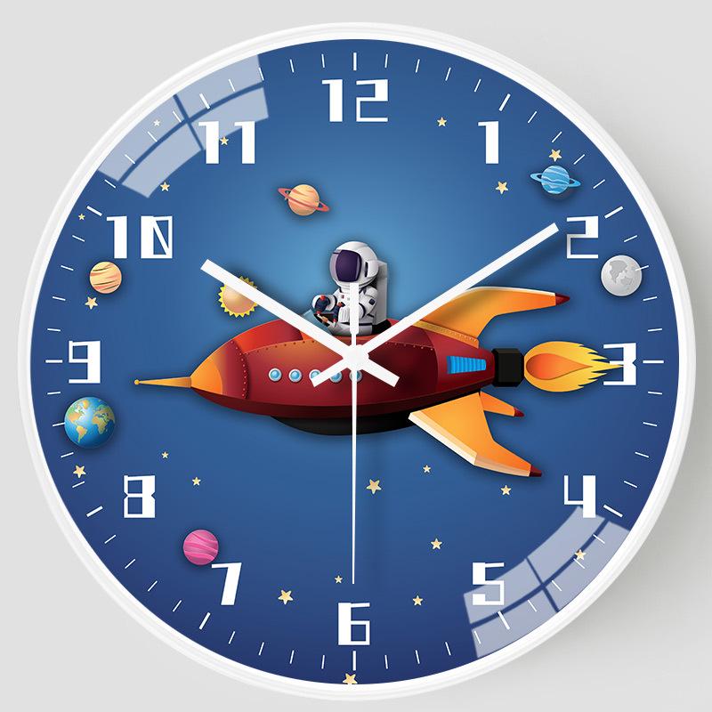 Creative Astronaut Children's Silent Wall Clock: Ideal for Bedrooms & Living Rooms