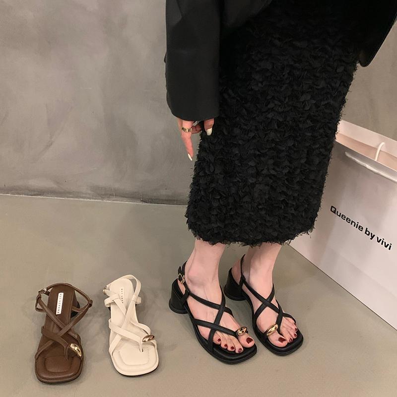 

Модные женские сандалии-гладиаторы на лето 2024, модные женские элегантные уличные сандалии на высоком каблуке с узким ремешком, сандалии с зажимом на носке