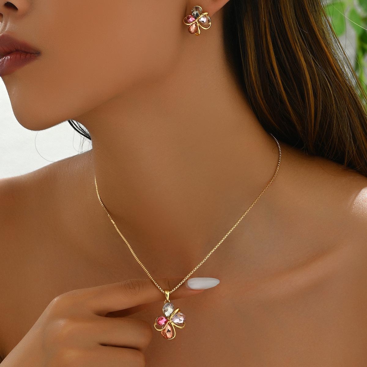 

Женский Набор Ювелирных Изделий Серьги Персонализированные Капли Воды Бриллиант Геометрический Дизайн Длинное Ожерелье