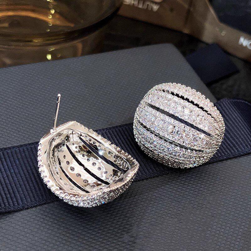 Celebrity temperament geometric stud earrings, bread light layer zircon earrings, light luxury atmosphere smart classic earrings